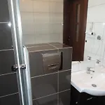 Rest- Z Lazienkami Homestay szállás *