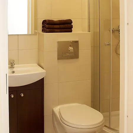 Rest- Z Lazienkami Δωμάτια σε οικογενειακή κατοικία